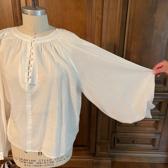 Tops - H&M boutique blouse